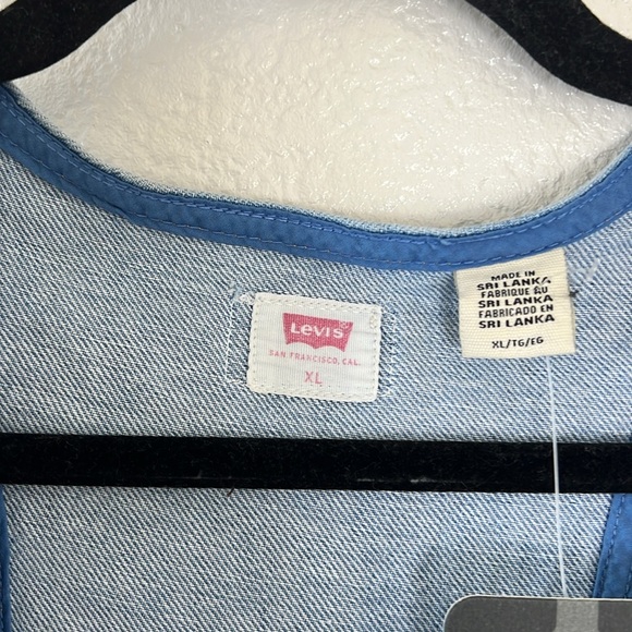 LEVI'S WOMEN OVERALLS SHORTS SIZE XL - Picture 4 of 14
